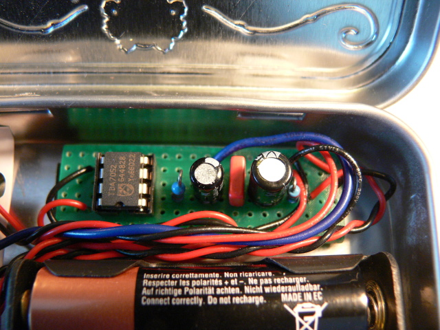 Mint tin amp close up
